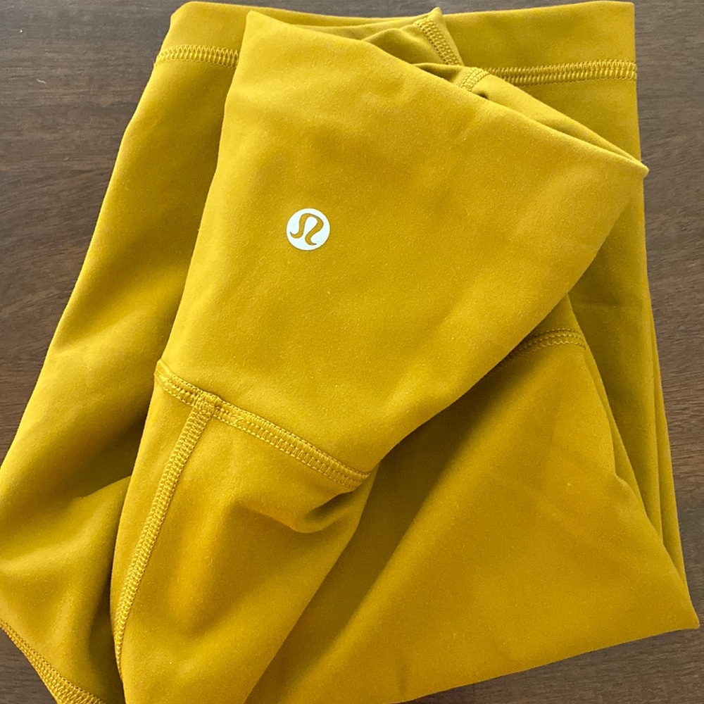 Lululemon Wunder Under Short Size 6